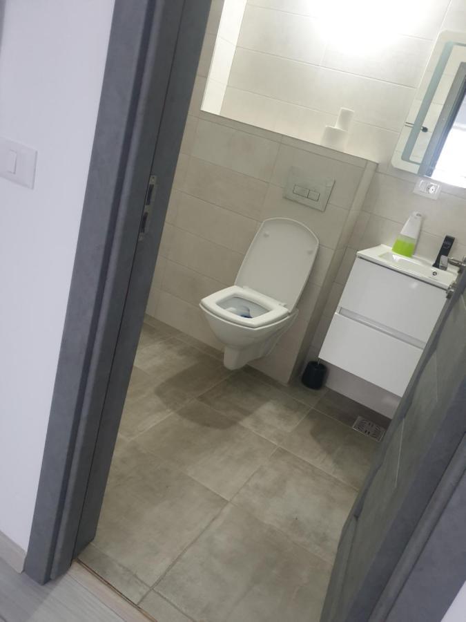 Apartament Dem Radulescu Langa Strand Râmnicu Vâlcea Kültér fotó