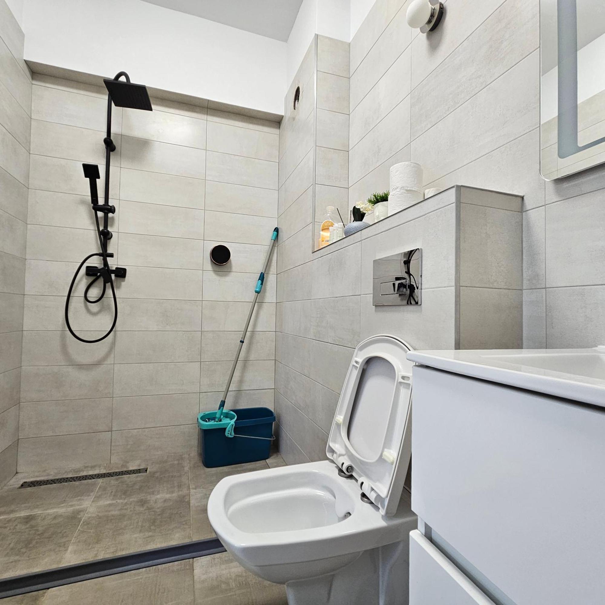 Apartament Dem Radulescu Langa Strand Râmnicu Vâlcea Kültér fotó